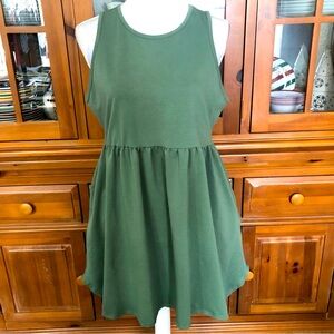 👗NWOT Sleeveless CQMFWD Green Tank Dress